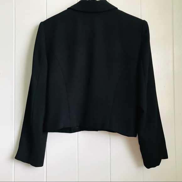PJLA • Cropped Black Blazer - Picture 4 of 4